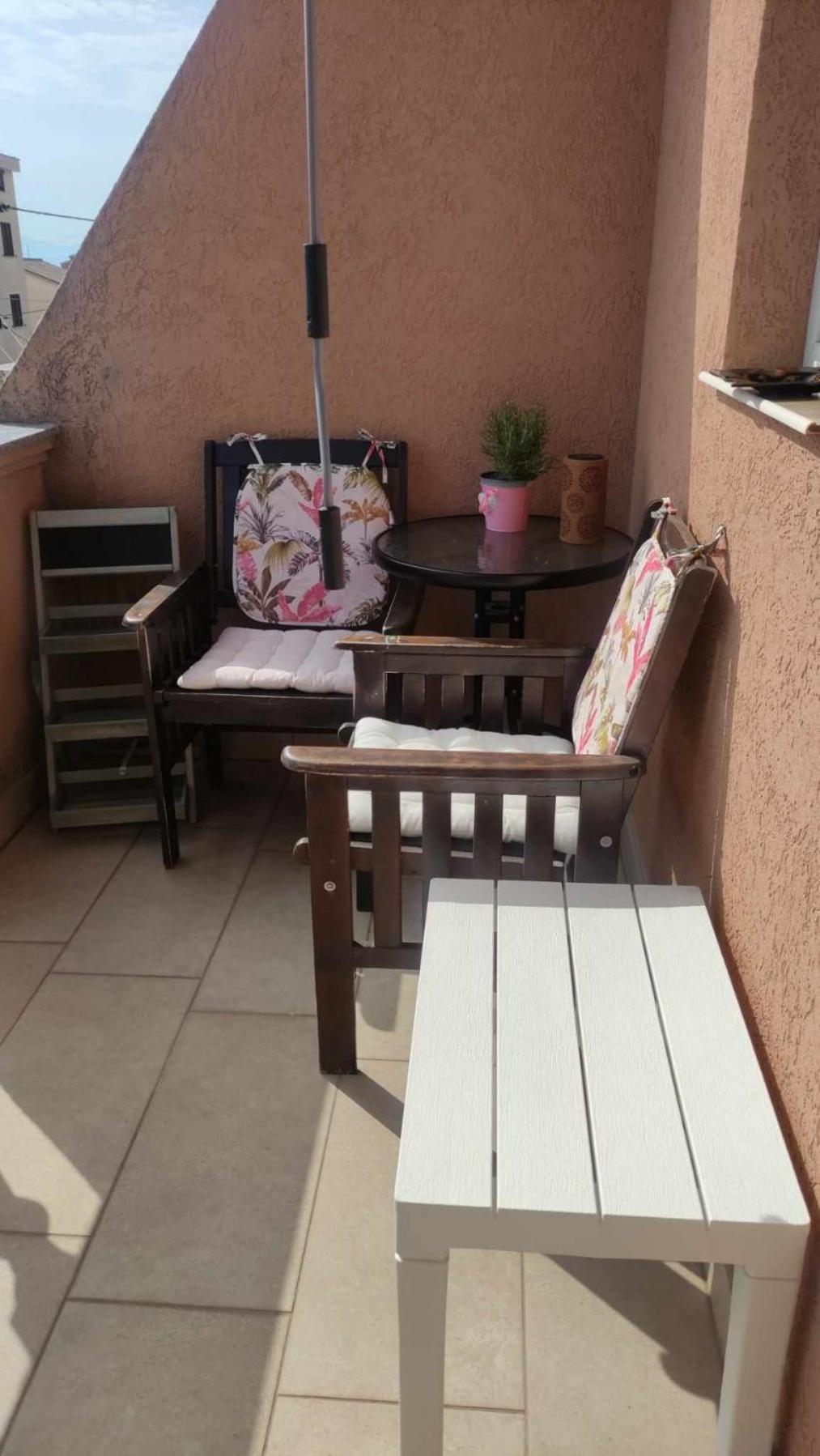 Apartman Tihana Crikvenica Exterior foto